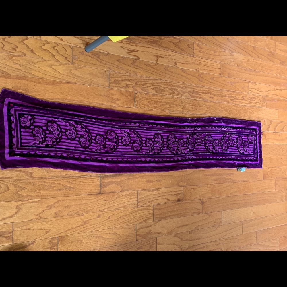 Bob Mackie Scarf (Part of 4 piece set)